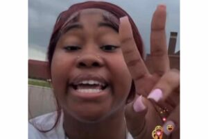 This Lady Hopped on Livestream to Show Everybody How Wet Her Coochie Be Gettin’